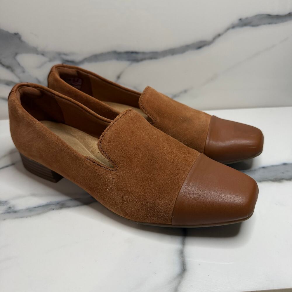Clarks Women's Brown Suede Tilmont Step Loafers Sz 9.5 Classic Minimalist Preppy